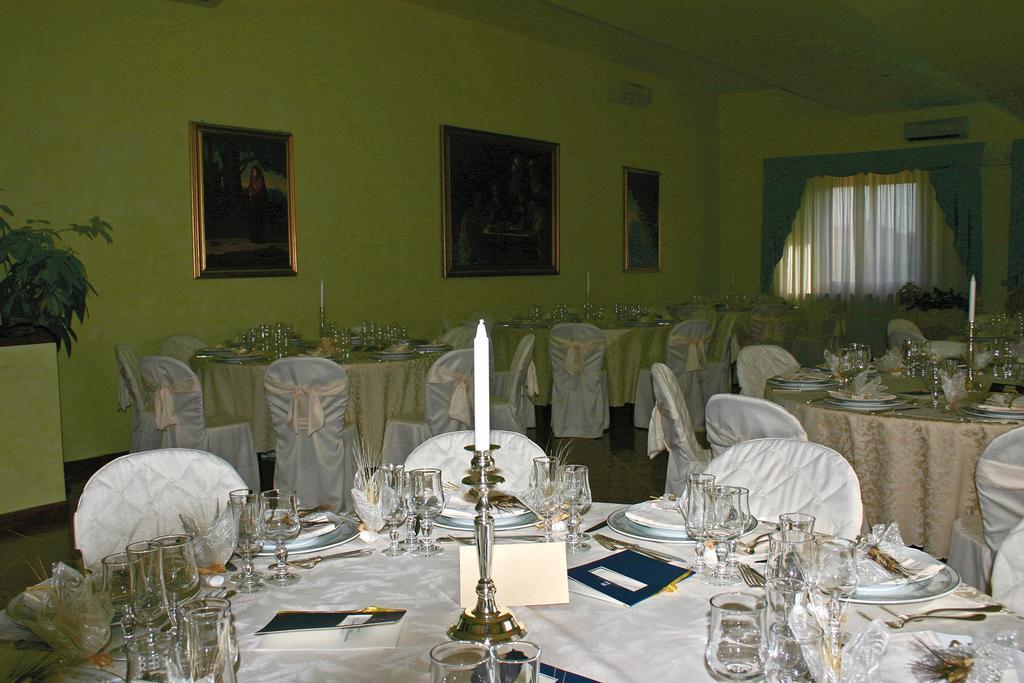 Castello D'Abruzzo Hotel Ripa Teatina ภายนอก รูปภาพ